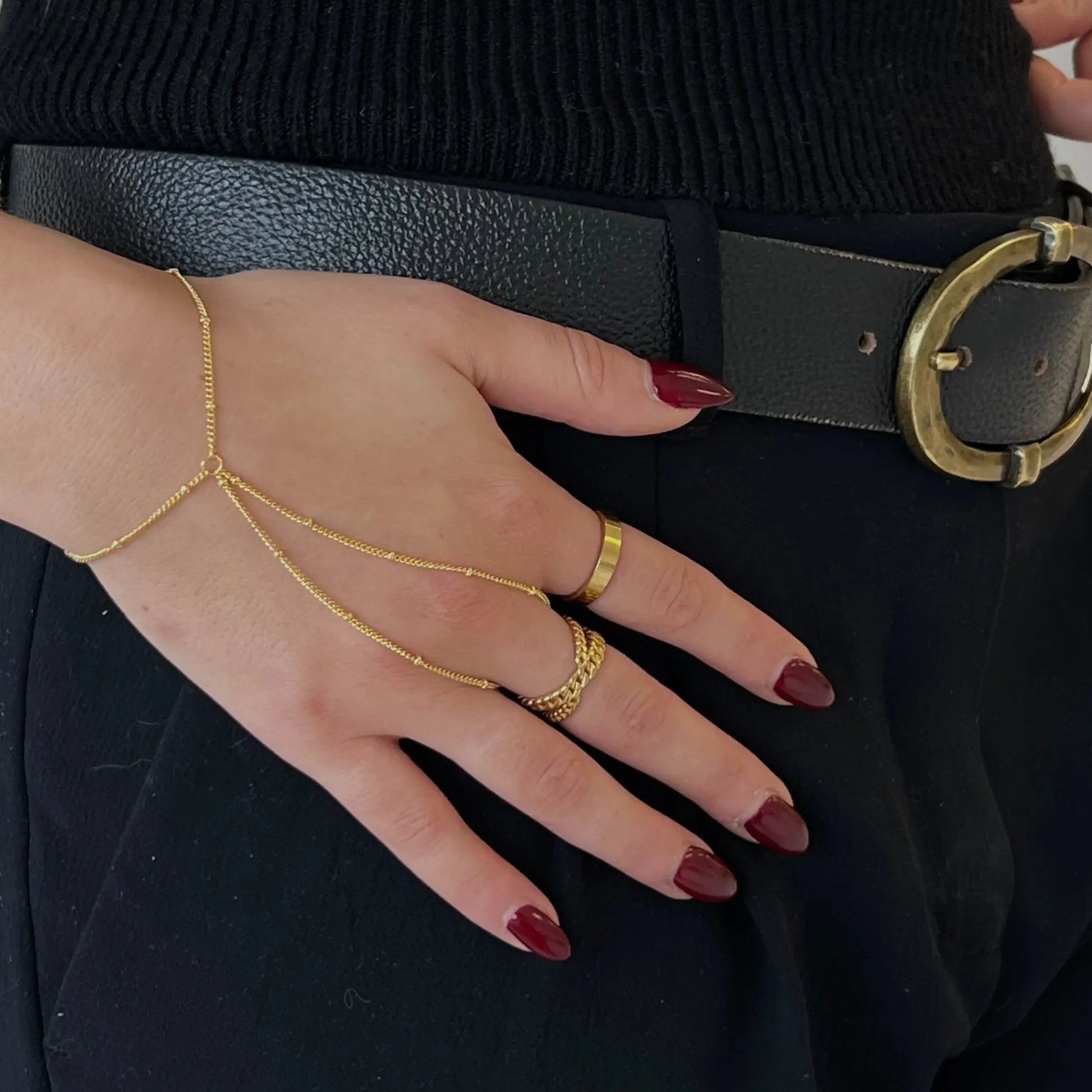Isla Hand Chain EVRY JEWELS
